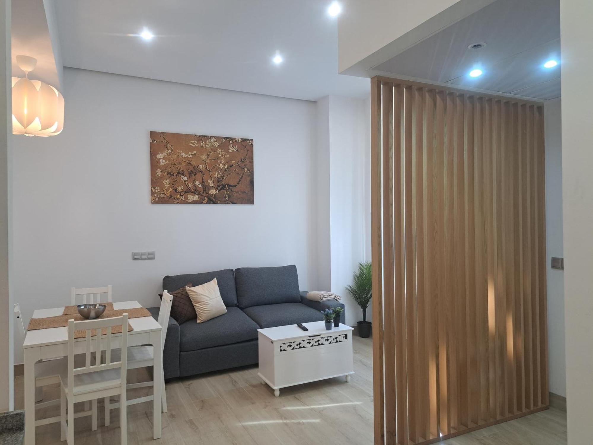 Apartment Cr *