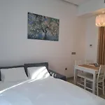 Cr Apartments